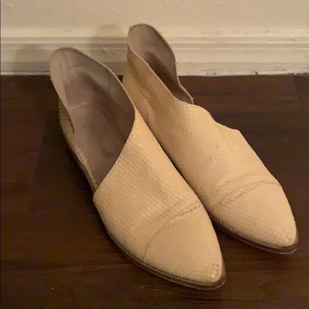 Free People Royale Flat in ecru